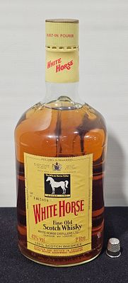 Garrafa de whisky white horse de 2 litros