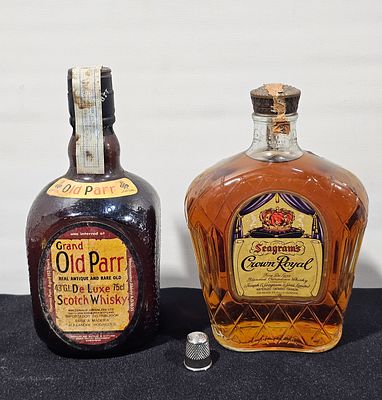 2 garrafas de whisky old parr e crown royal