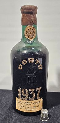 Garrafa de vinho do porto 1937