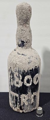 Garrafa de vinho madeira terrantez de 1800