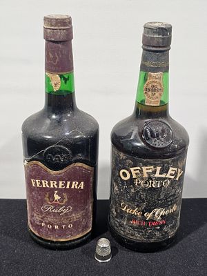 2 garrafas de vinho do porto diversas