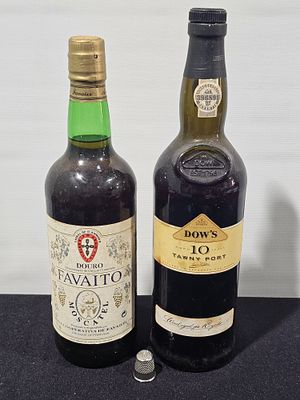 2 garrafas de vinho do porto diversas