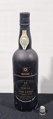 Garrafa vinho madeira 15 anos sercial banif