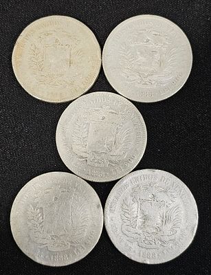 Lote com 5 moedas em prata de 5 bolivar 1888, com 122 gramas