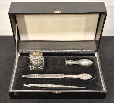 Estojo com conjunto de secret&aacute;ria em prata