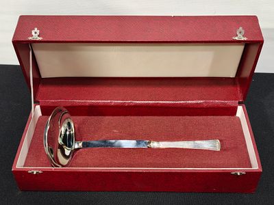 Estojo com concha com cabo em prata caninha