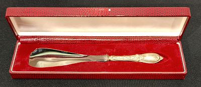 Estojo com cal&ccedil;adeira com cabo em prata