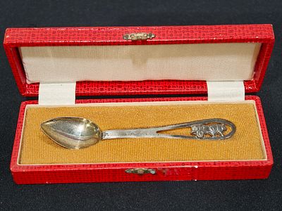 Estojo com colher em prata &aacute;guia com 10,8 gramas