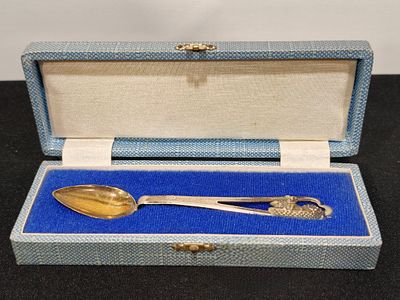 Estojo com colher em prata &aacute;guia com 11 gramas