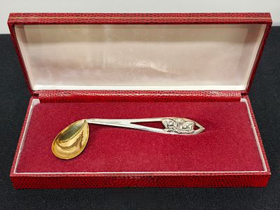 Estojo com colher em prata &aacute;guia com 14,4 gramas