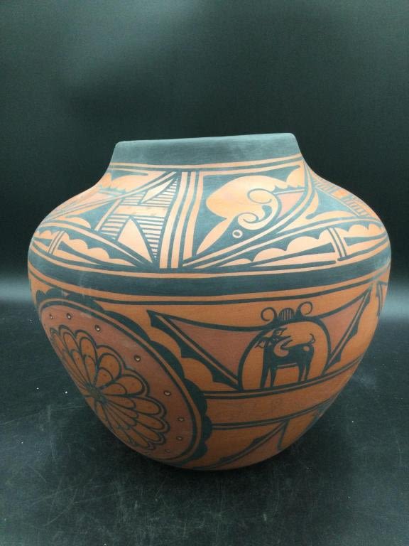 Lot 2: Large Hand Made Zuni Pot