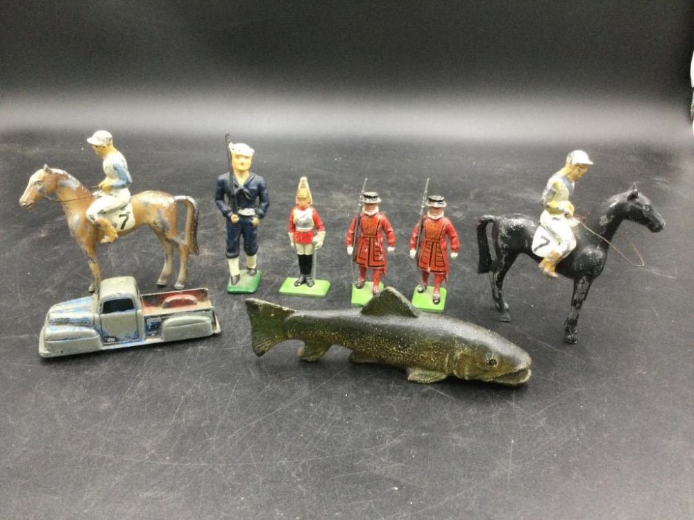Lot 9: Vintage Lot