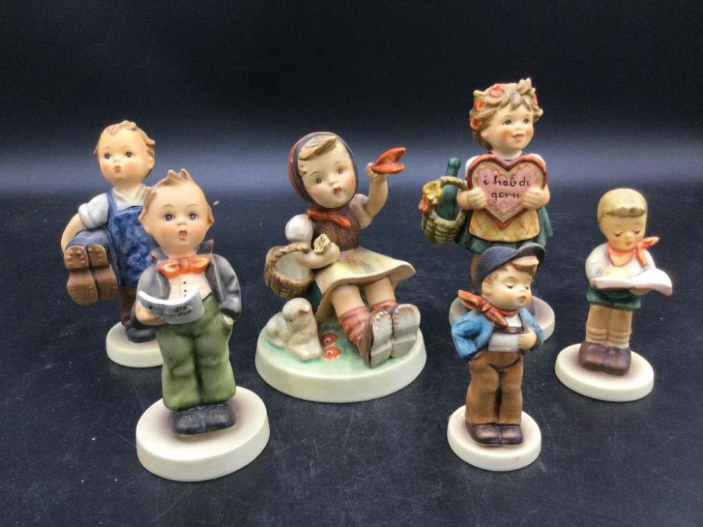 Lot 25: Vintage Hummels