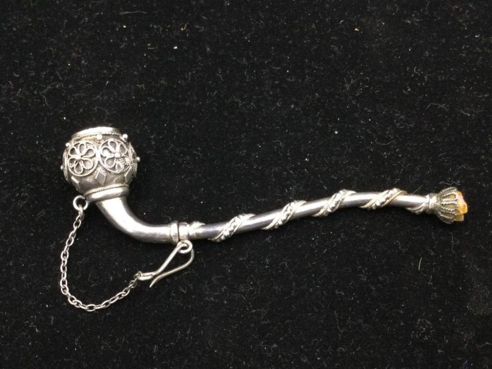 Lot 26: Vintage Sterling Opium Pipe