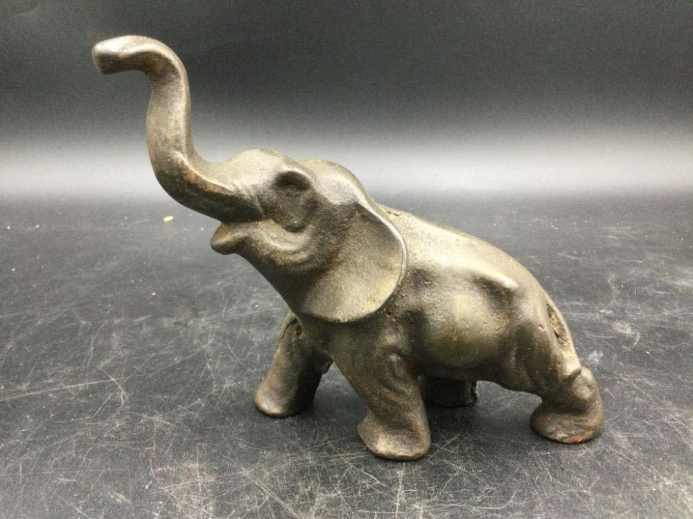 Lot 36: Bronze Elephant