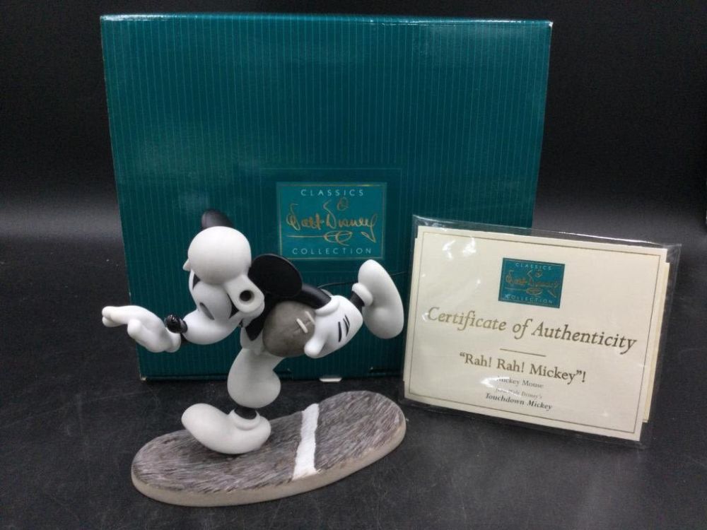 Lot 74: Walt Disney World Collectible "Rahl Rahl Mickey"