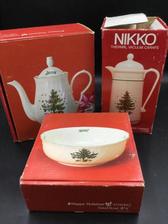 Lot 75: Nikko Christmas Porcelain