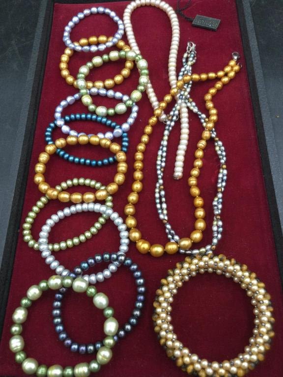 Lot 102: Hondora pearls
