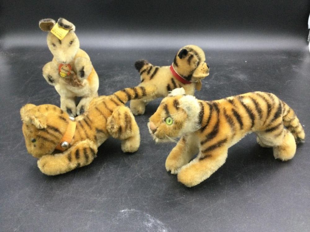 Lot 105: Vintage Steiff Animals