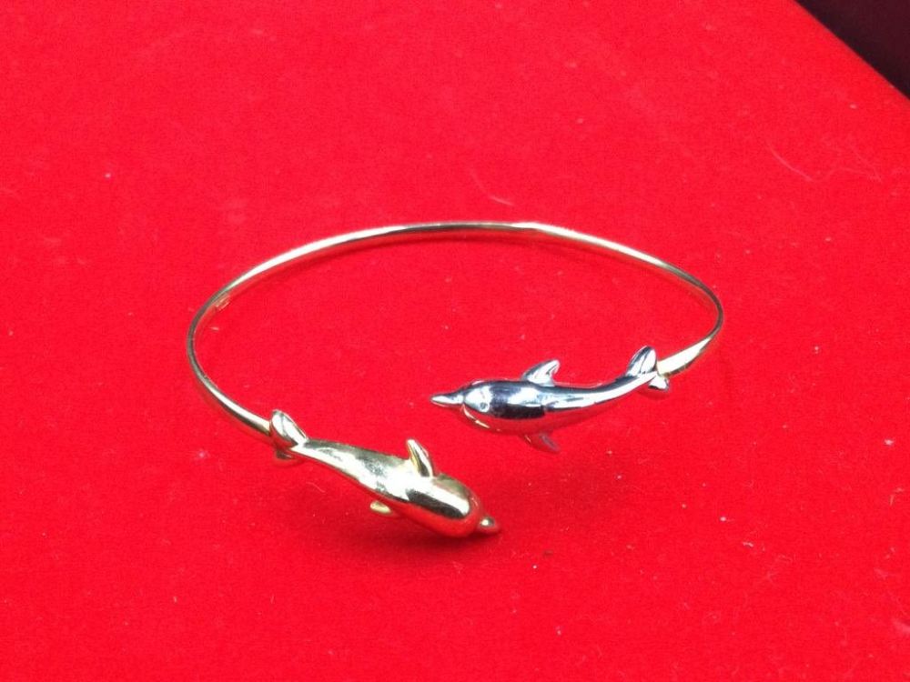 Lot 117: 10kt Dolphin Bracelet