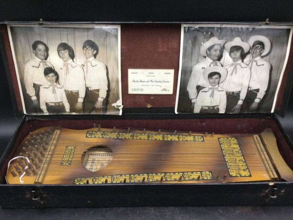 Lot 123: American Violin Uke w/Label