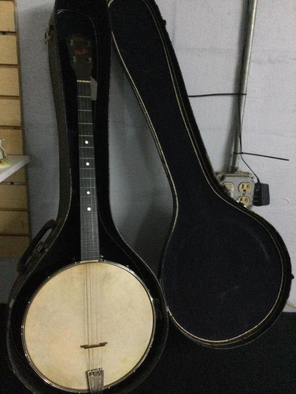 Lot 138: Vintage Ludwig  Banjo