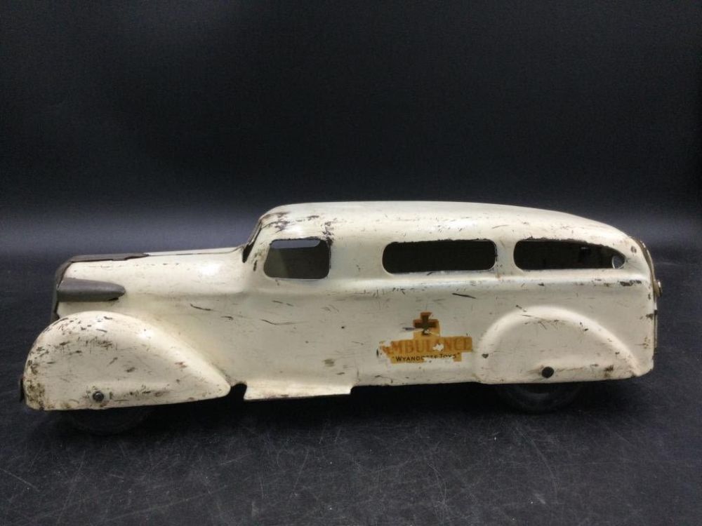 Lot 139: Vintage Wyandotte 1936 Ambulance