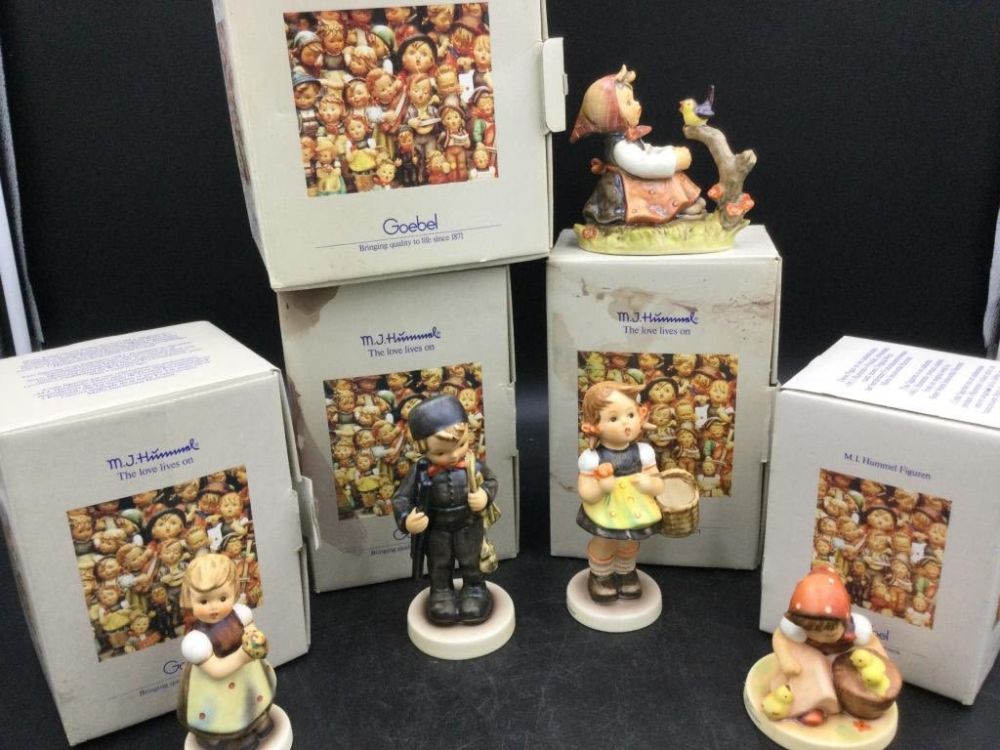 Lot 147: Hummels