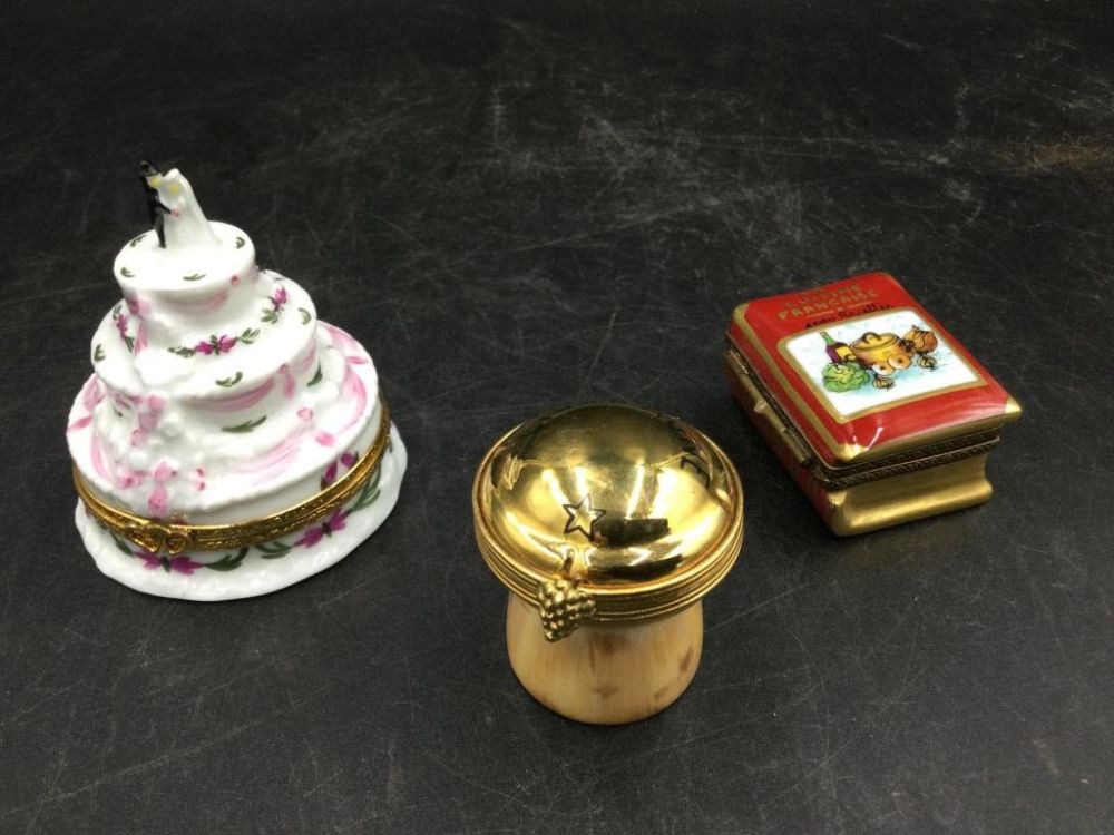 Lot 154: Limoge Trinket Boxes