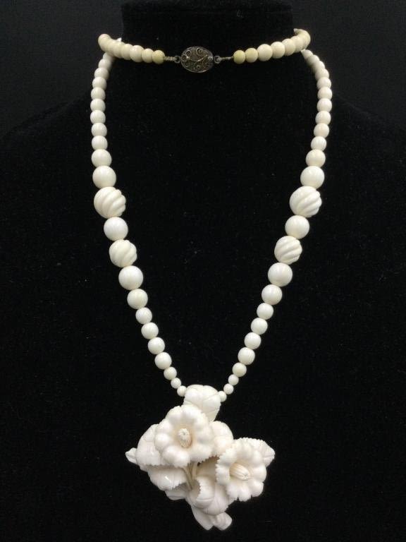Lot 171: Vintage Carved Necklace