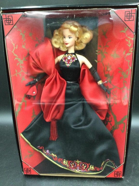 Lot 254: MANN'S Chinese Theatre Barbie