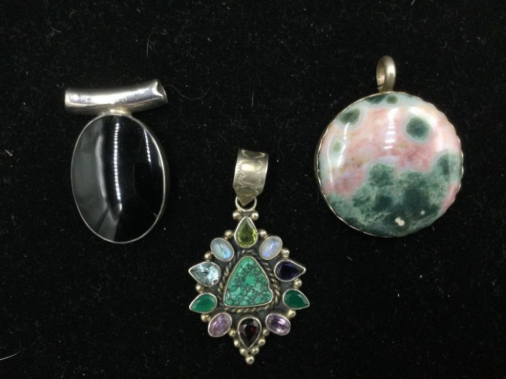 Lot 260: Sterling Pendants