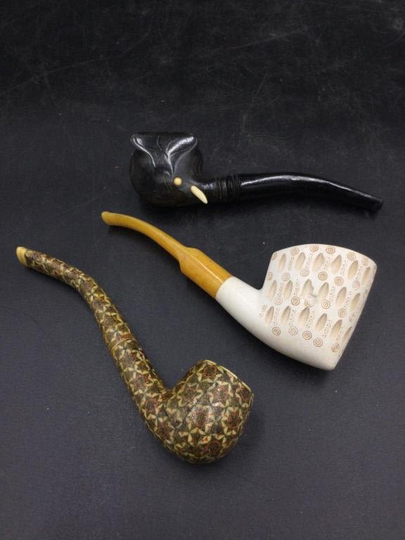 Lot 12: Vintage Pipes Lot