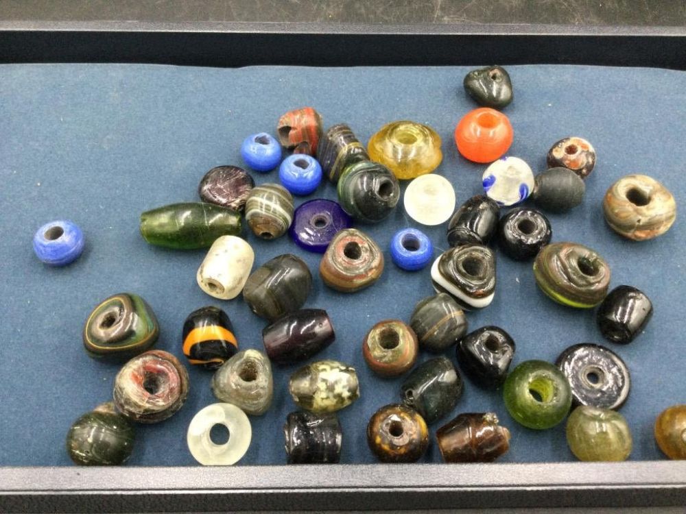 Lot 21: Vintage Beads