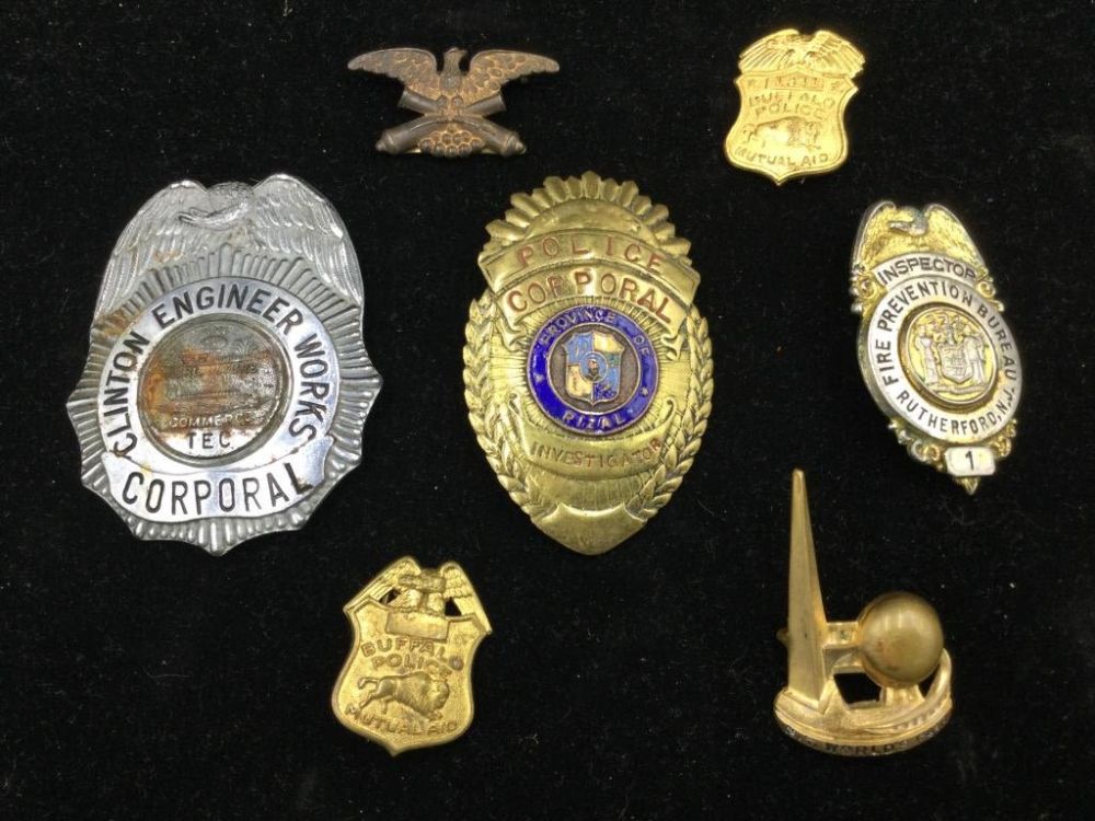 Lot 41: Vintage Badges