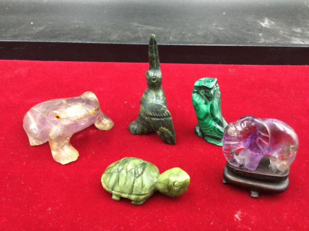 Lot 71: Carved Gemstone Fetishes