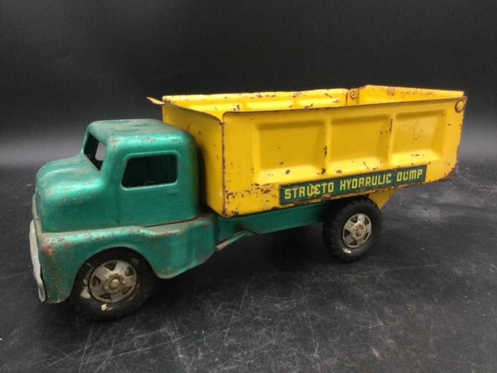 Lot 102: Vintage Tin Truck