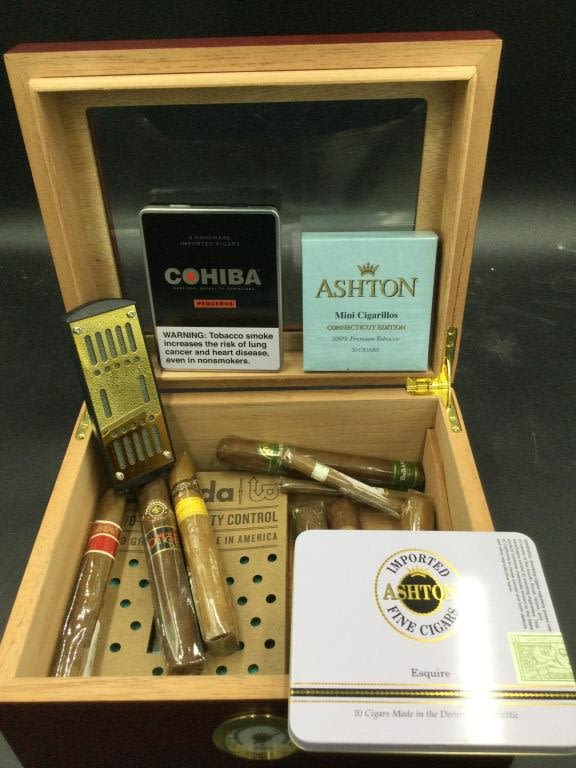 Lot 144: Cigars & Humidor