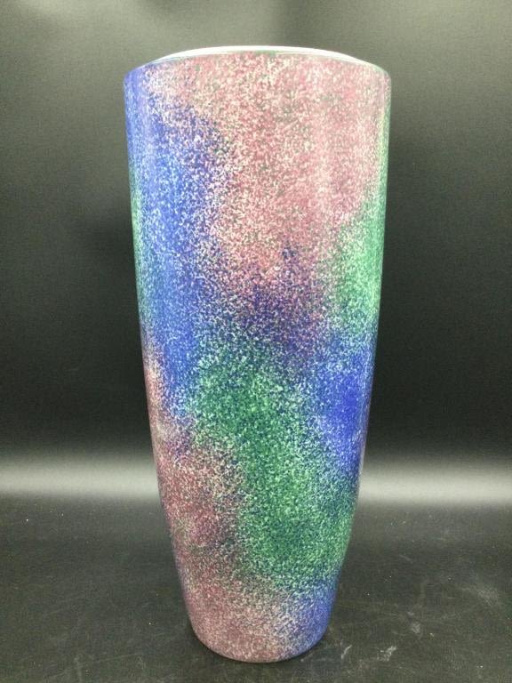 Lot 261: Vintage 1995 John Bergen Mikasa Vase
