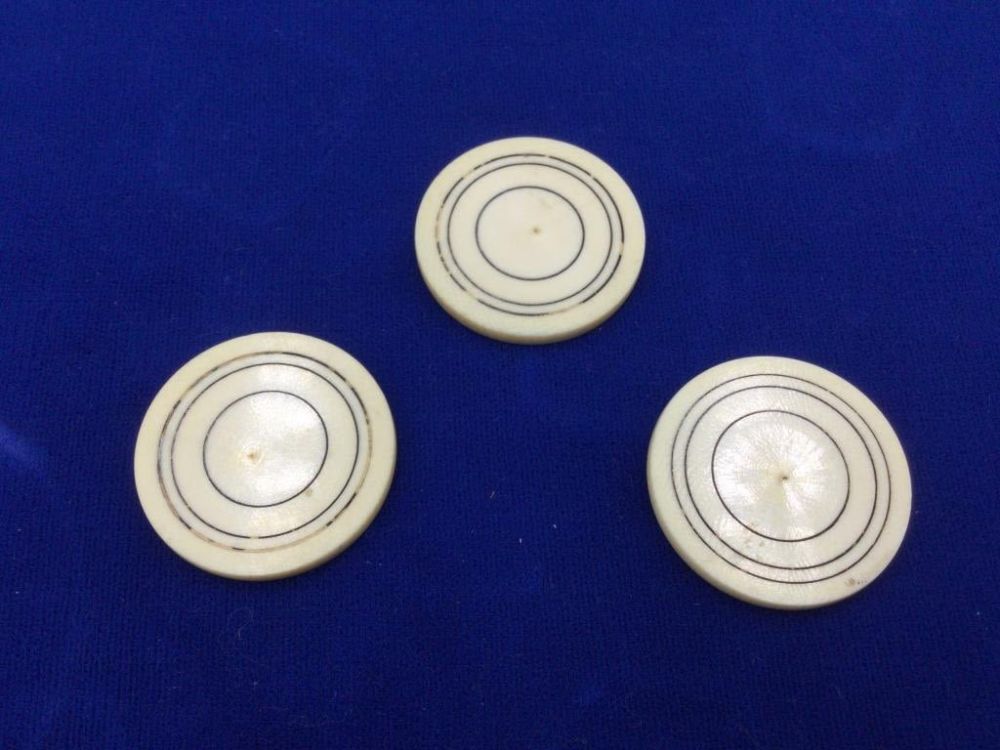 Lot 22: Vintage Poker Chips