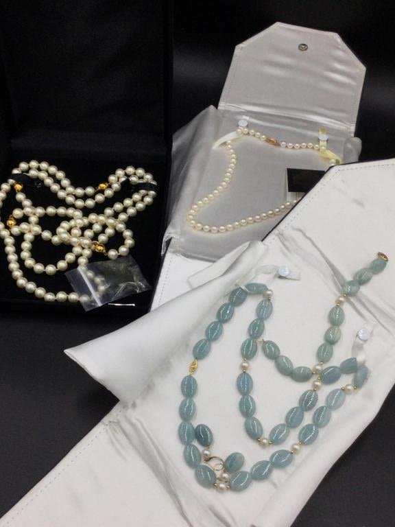 Lot 55: Pearls with Gold Clasp