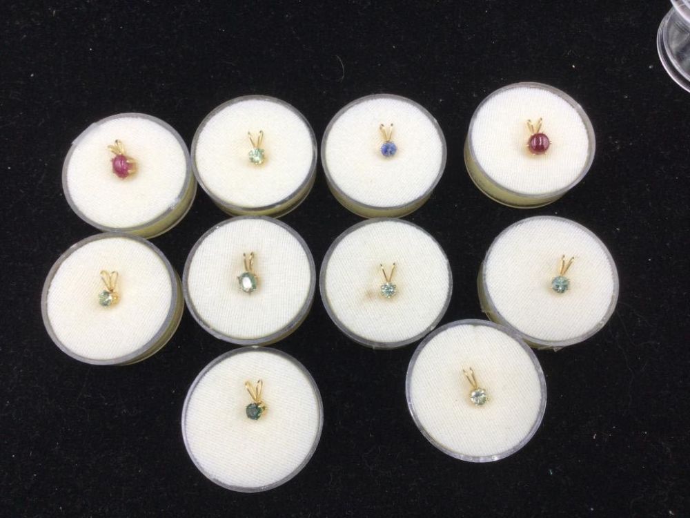 Lot 95: Gemstone Pendants
