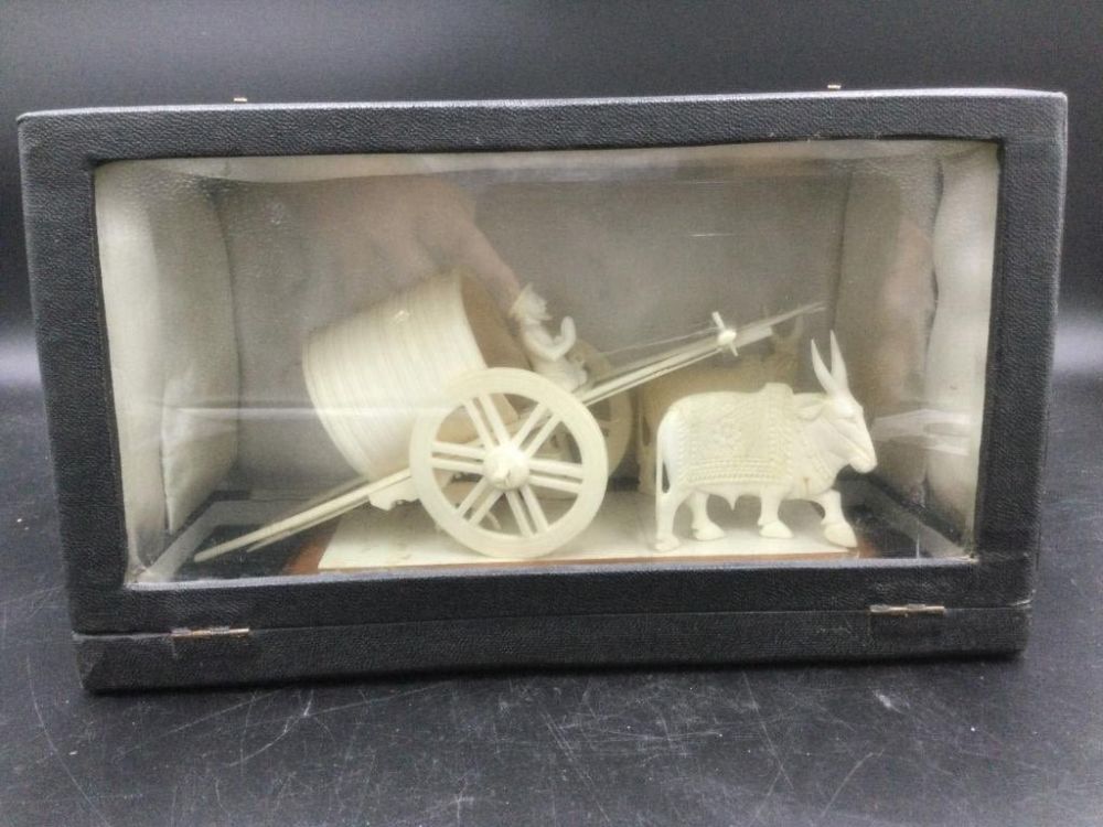 Lot 122: Vintage Carving in Display Box