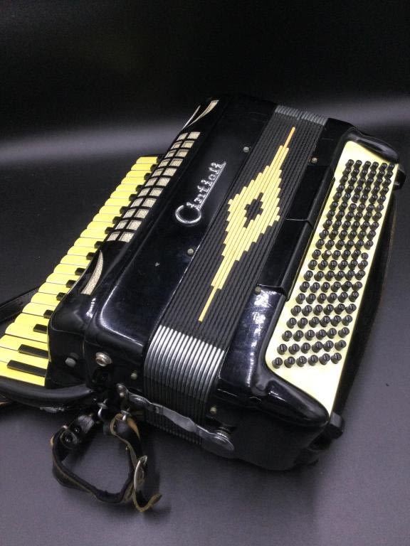 Lot 134: Vintage Cintioli Accordion