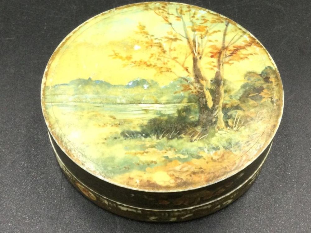Lot 159: Vintage Carved Round Box