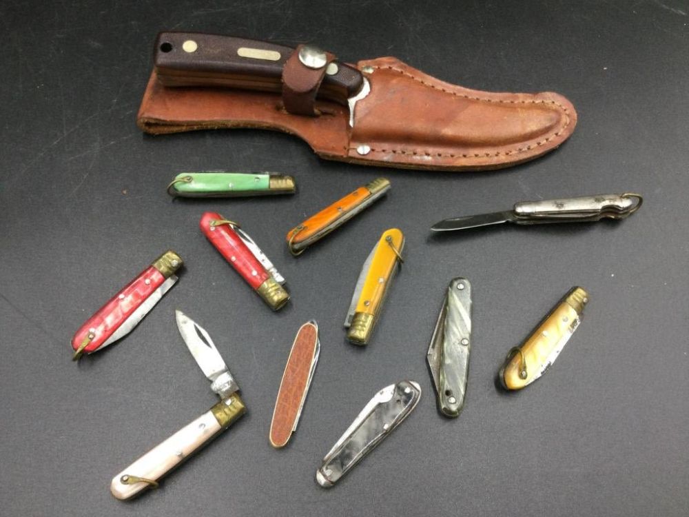 Lot 177: Knives