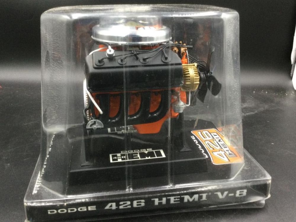 Lot 202: Dodge 426 Hemi V8