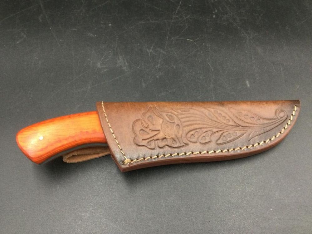 Lot 211: Damascus Steel Knife