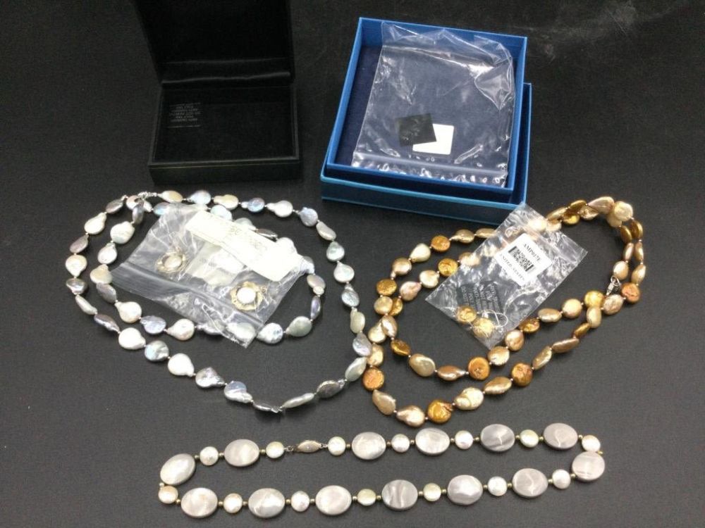 Lot 218: Blister pearl lot