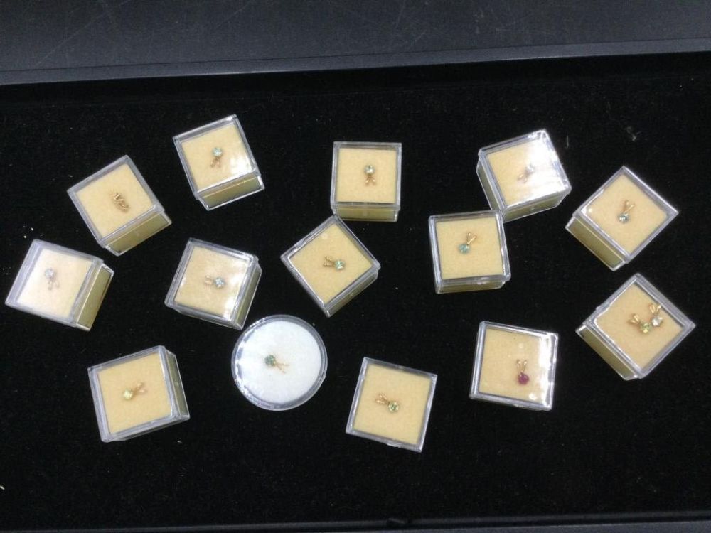 Lot 235: 14 kt Gemstone Pendants
